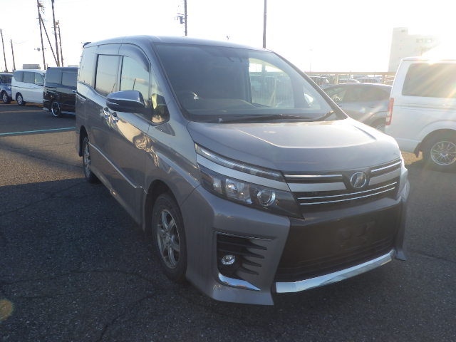 Toyota Voxy ZS Kirameki II 4WD